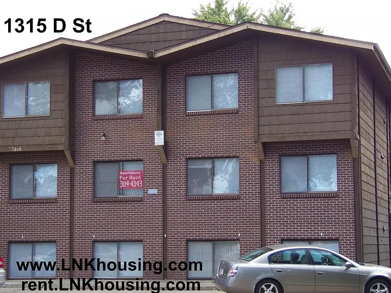 1315 D St #8 — Photo 16
