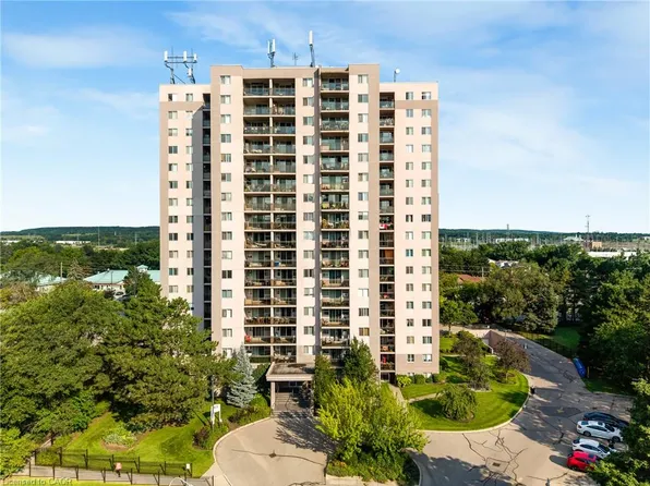 975 Warwick Ct #708, Burlington, ON L7T 3Z7