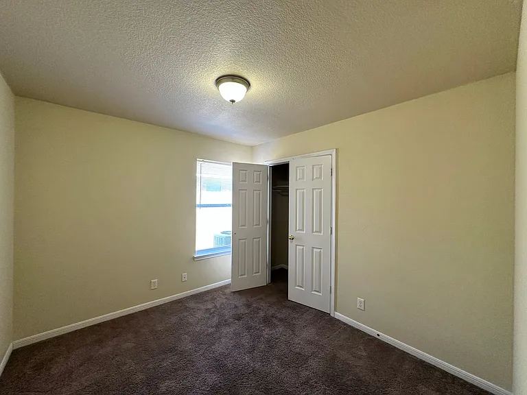 4304 Elms Run Cir — Photo 10