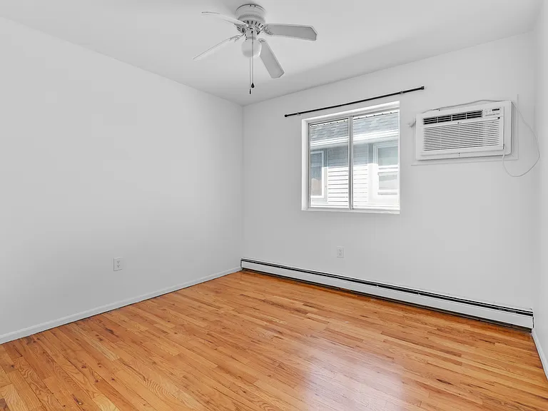 715 E Walnut St #2 — Photo 11