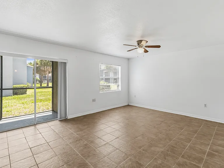 2569 N Alafaya Trl #133 — Photo 9
