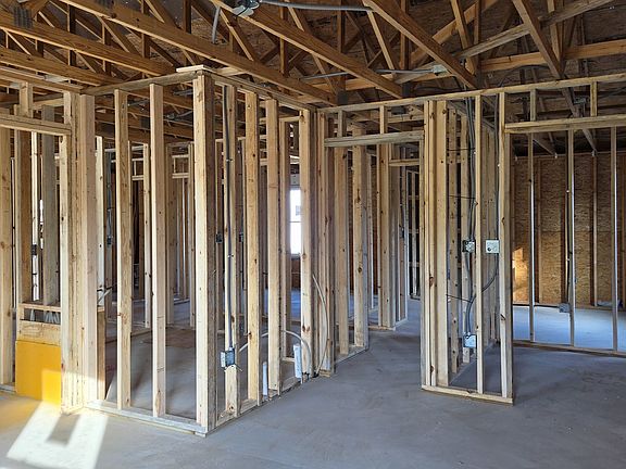 4th image of 1502 Lilac Ln