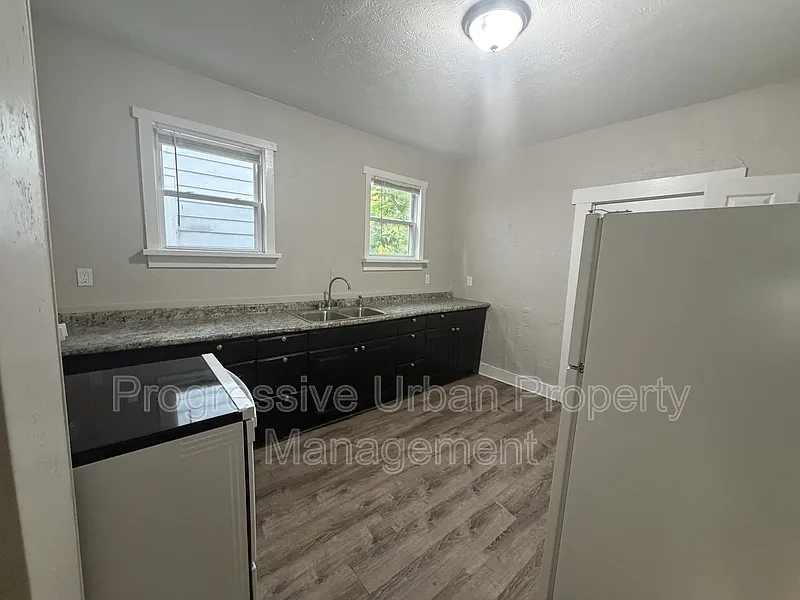 4 bed, 1.5 bath, 1340 sqft, $1,595 — Photo 4