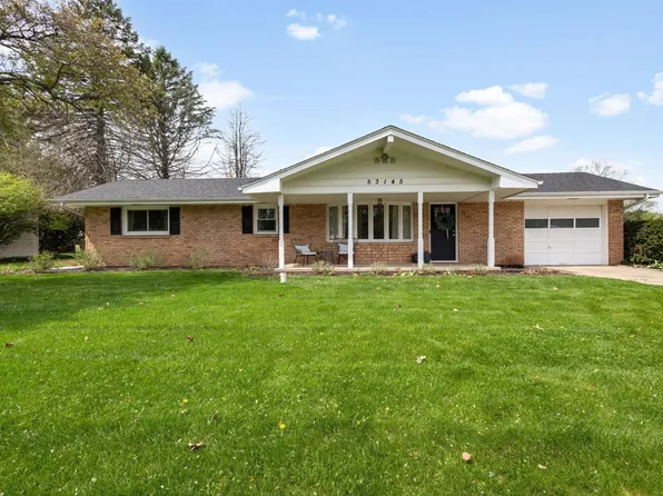 53145 Oakton Dr, South Bend, IN 46635