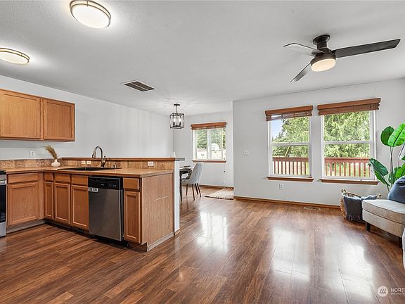4th image of 5041 Bowwood Circle NE