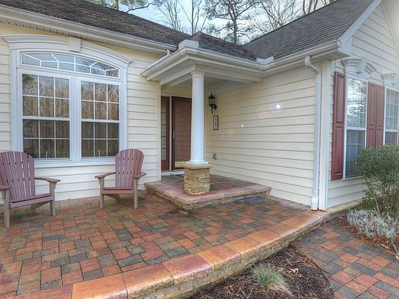 3rd image of 42 Aintree Dr