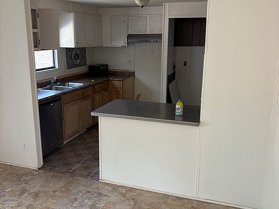 3rd image of 77 Bluff Creek Rd