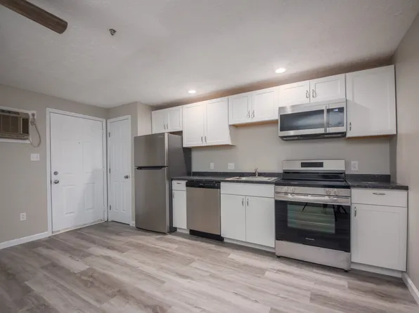 1064 Willowdale Rd #E, Morgantown, WV 26505