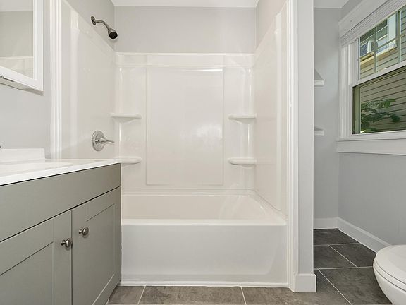 4th image of 3343 Carrollton Ave