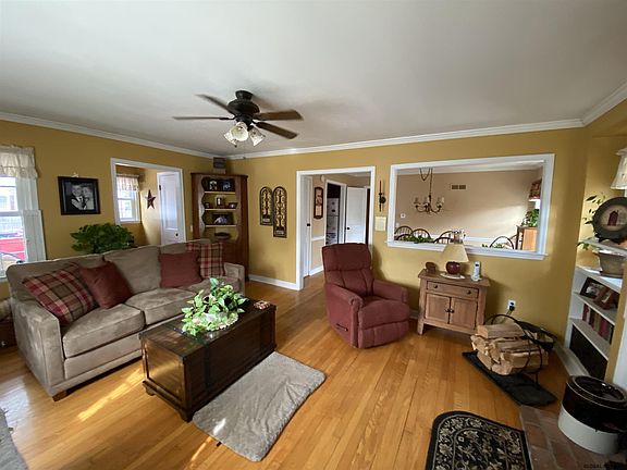 3rd image of 82 Webster Ave