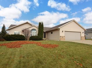 21 Southern Edge Ct, Fond Du Lac, WI 54935