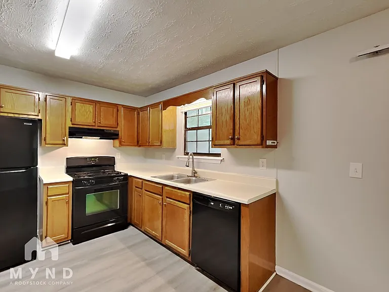 2682 Winding Creek Dr — Photo 4