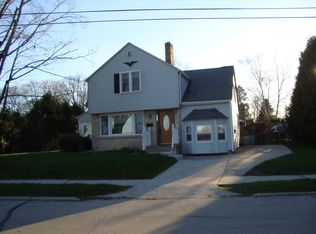 2916 Adams St, Two Rivers, WI 54241