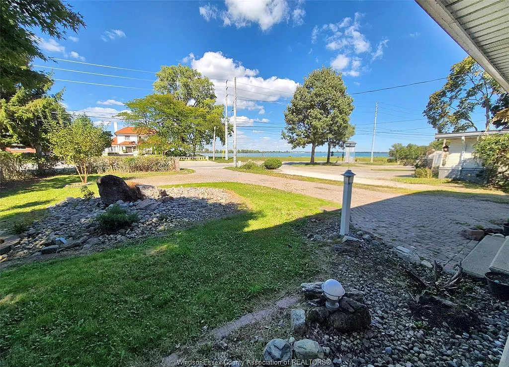 4 bed, 2.5 bath, $3,500 — Photo 2