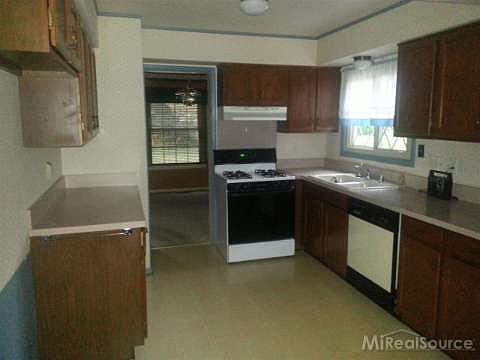 2nd image of 27454 Bridle Hills Ct