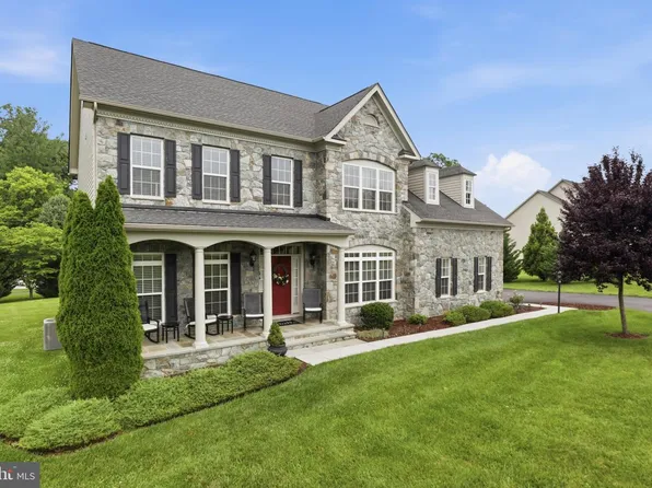 17351 Harmony Vista Dr, Hamilton, VA 20158