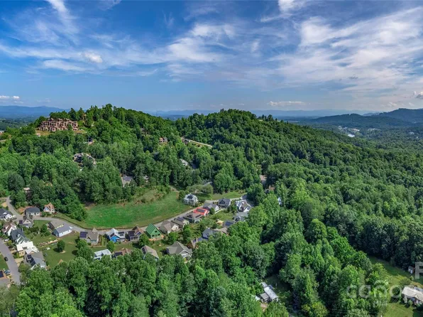 62 Destination Dr, Asheville, NC 28806
