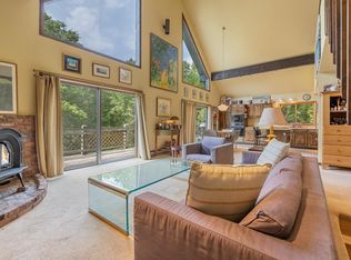 2071 Barnumville Rd, Manchester Center, VT 05255