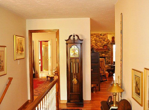 2nd image of 3590 Charleston Cir