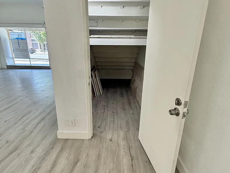 135 W Yosemite Ave #1 — Photo 3