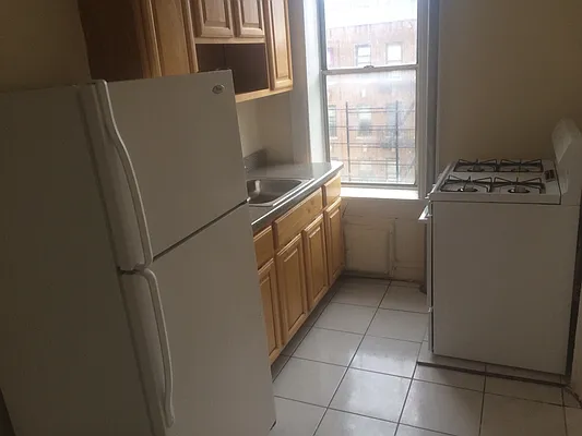 Rented by Edward Gugenheim, LREB | media 24