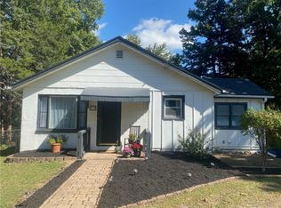 515 S Bluegrass Dr, Bonner Springs, KS 66012