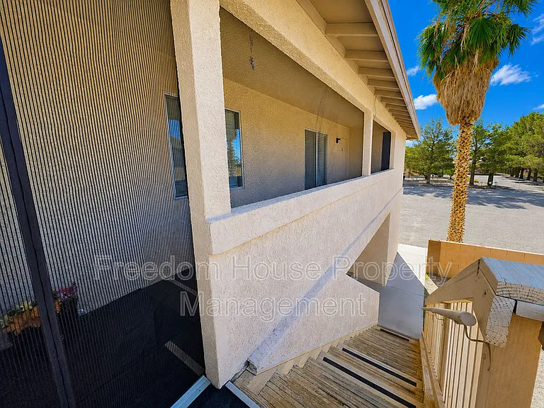 1444 Star Rd #3 — Photo 4