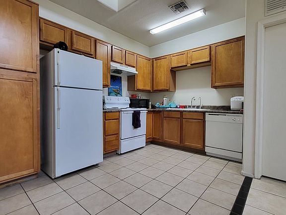 2nd image of 15657 N 29th St #12