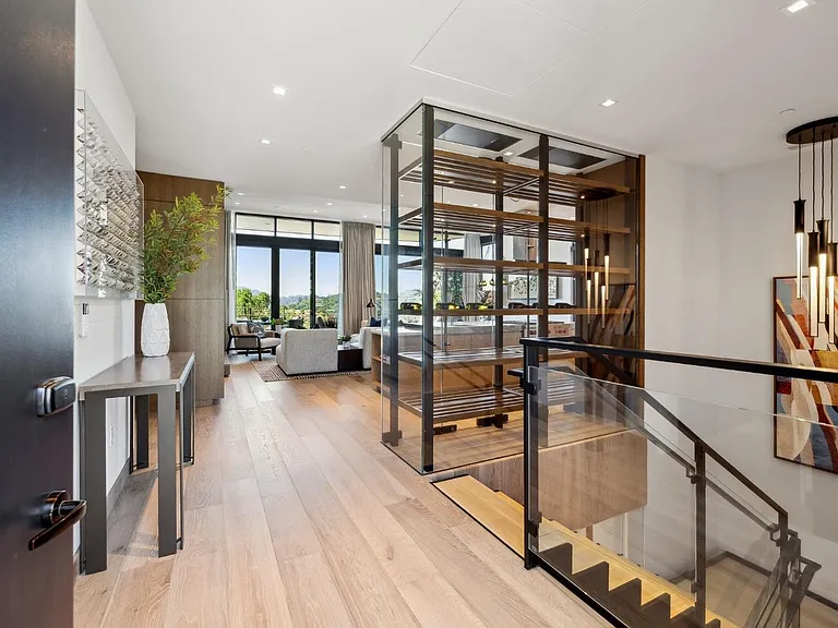 160 Woodlands Dr — Photo 4