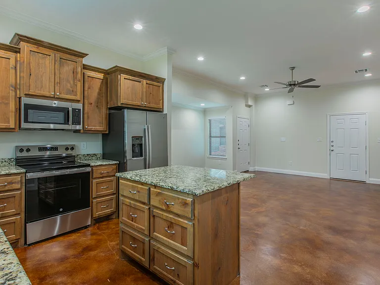 104 Patriot Cir #104 — Photo 6