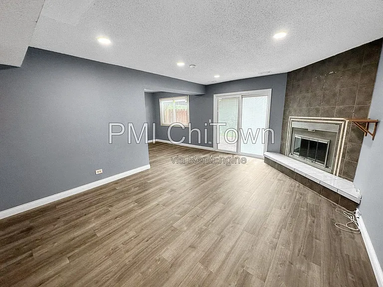 2155 Wildwood Ln — Photo 2