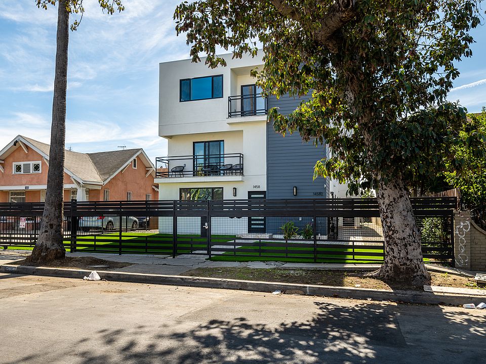Community at 1458 w37th Pl