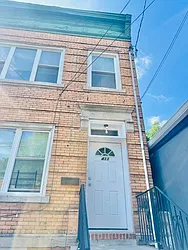 411 Woodlawn Avenue