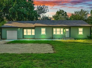 4210 SW 17th St, Topeka, KS 66604