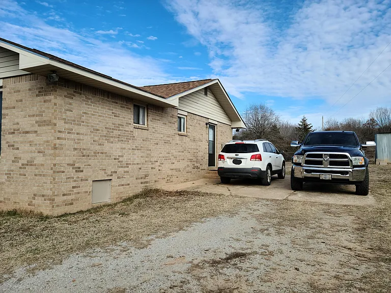3815 N Rosebud — Photo 6