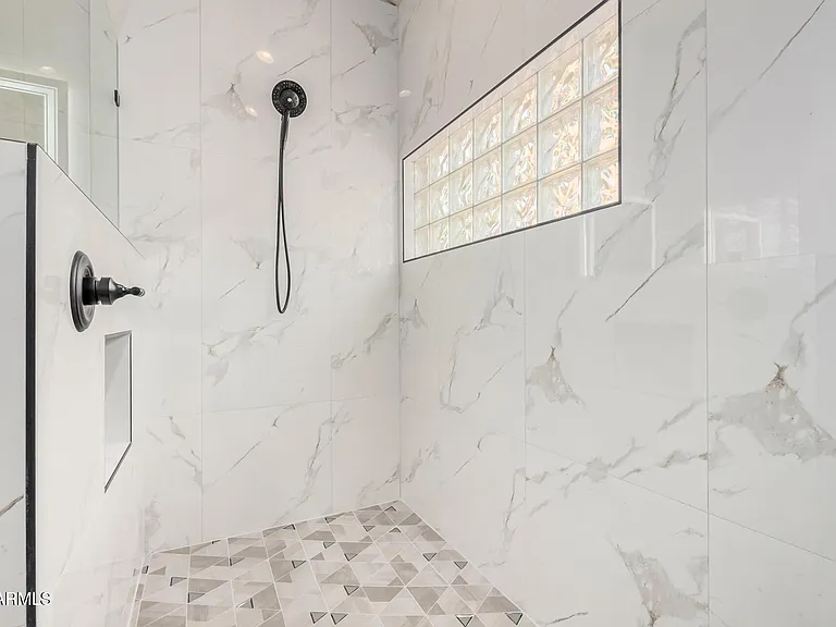 9310 E Crystal Dr — Photo 15
