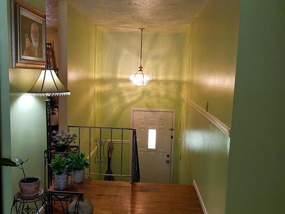 3rd image of 854 Lafayette Dr