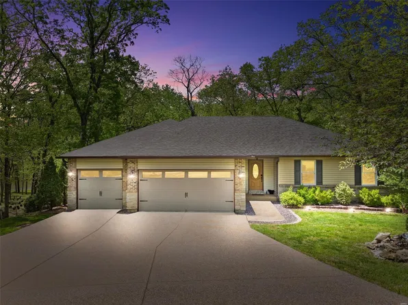 509 Wilderness Ct, Hawk Point, MO 63349