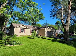 2422 N Spojnia Rd, McHenry, IL 60050