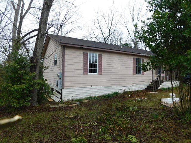 2nd image of 325 Golden Rd E