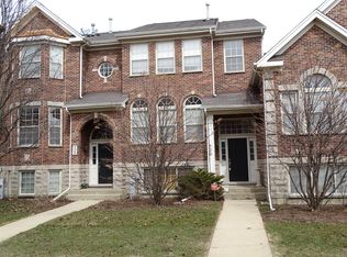 520 Prestwick Ln, Wheeling, IL 60090