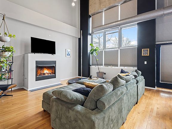 2nd image of 6 S Laflin St APT 107S