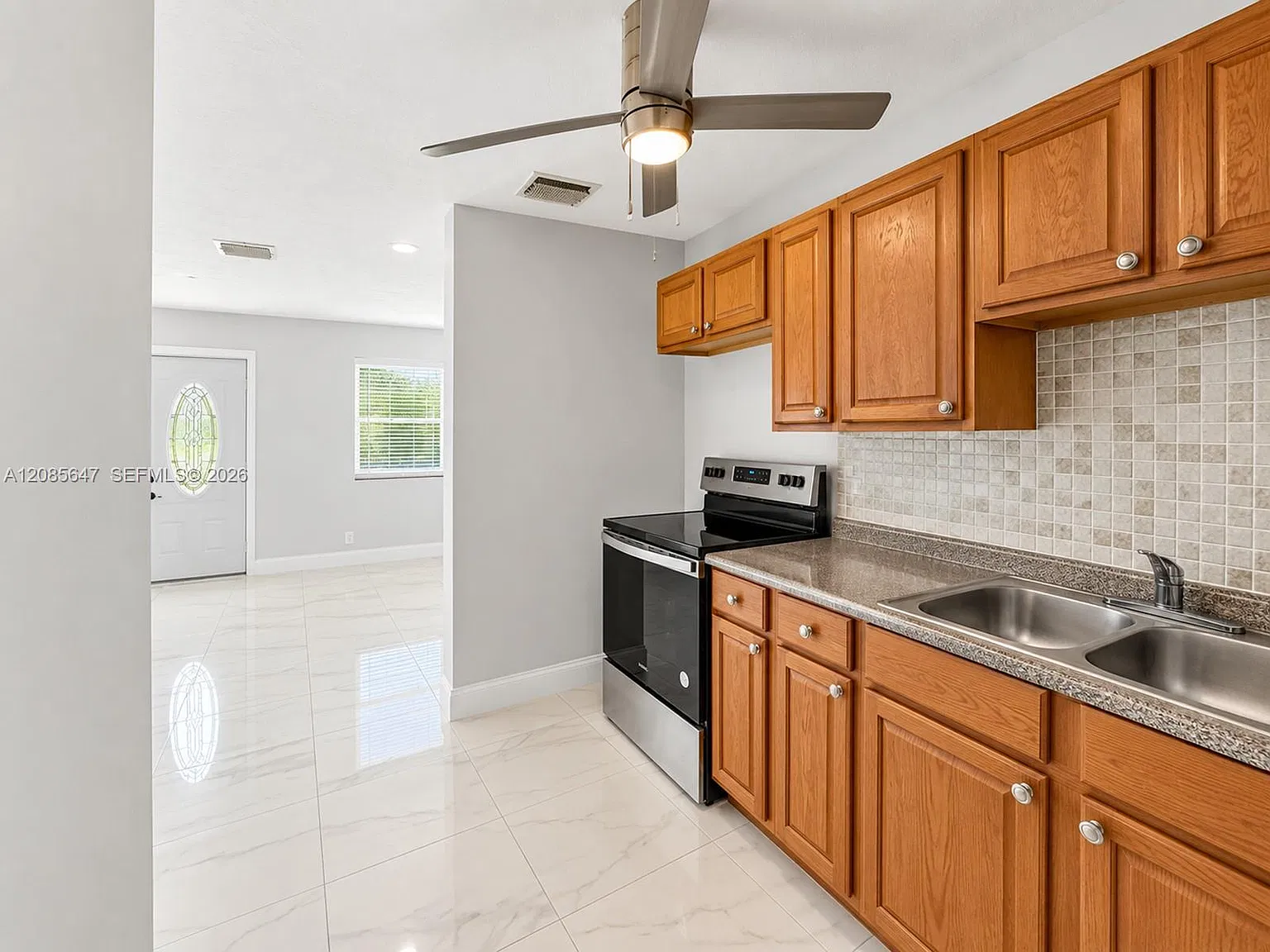 Roosevelt Estates — Photo 4