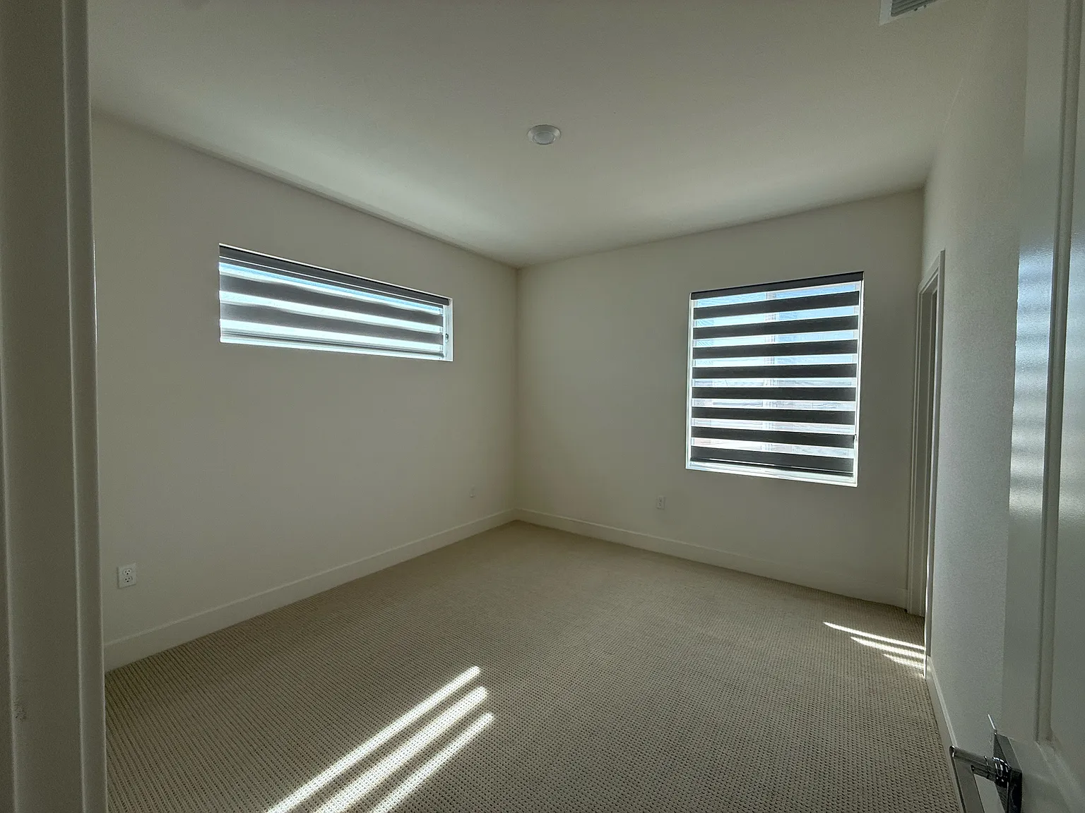 4 bed, 3.5 bath, 2773 sqft, $1,800 — Photo 2
