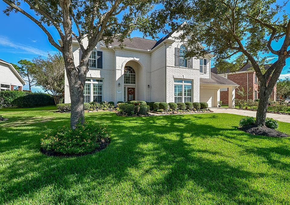 1st image of 1819 Blue Water Bay Dr