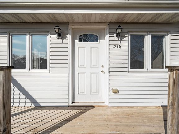 4th image of 516 W Spring St