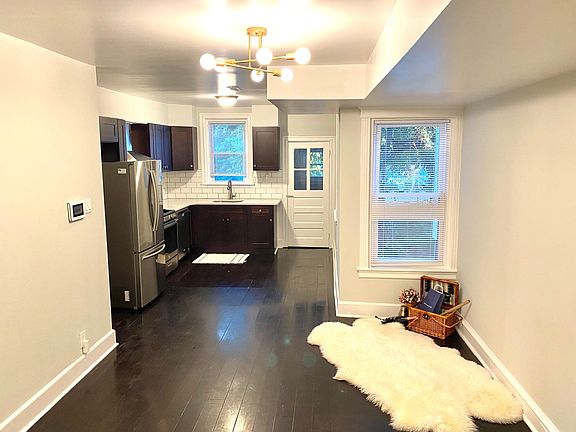 5th image of 336 E Clarkson Ave