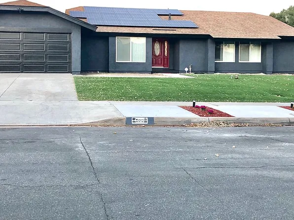 1026 W Moffatt St, Rialto, CA 92377