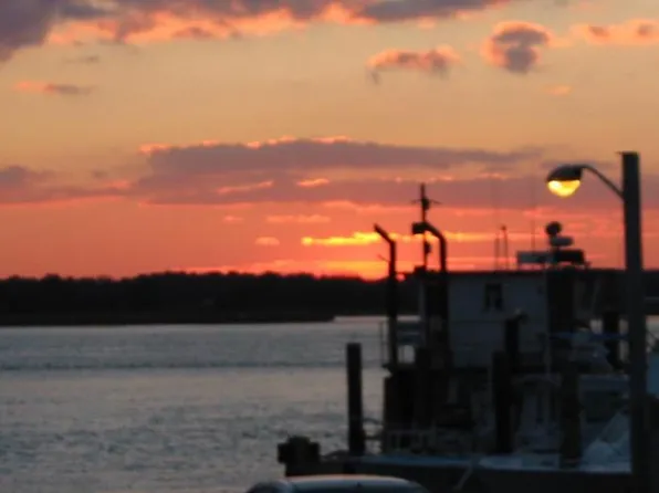 2325 Estuary Ct, Virginia Beach, VA 23451