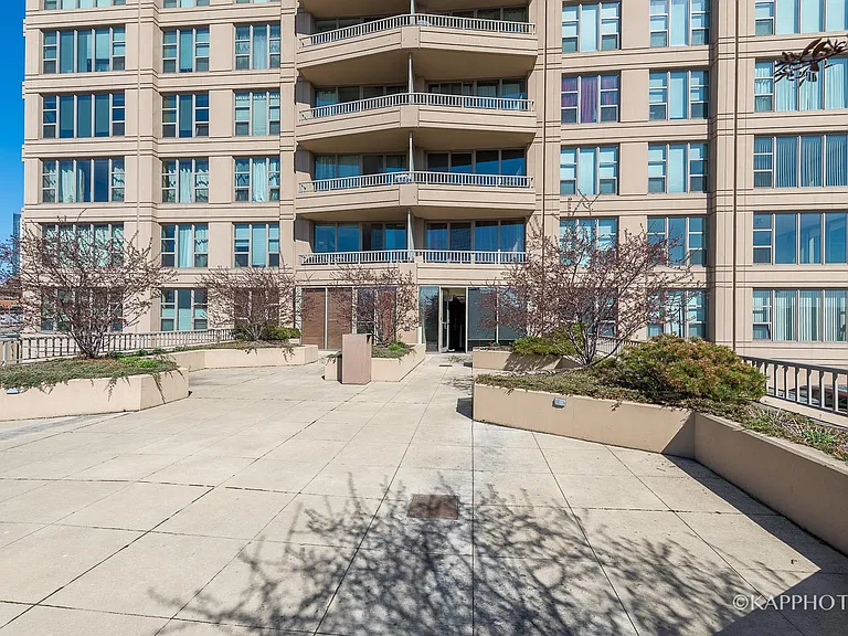 200 N Jefferson St #2107 — Photo 23